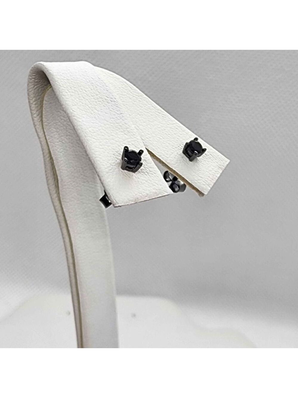 925 Sterling Silver Black Stone Stud Earrings – Unisex, Brand New